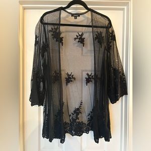 Torrid black floral lace Ruana size 0